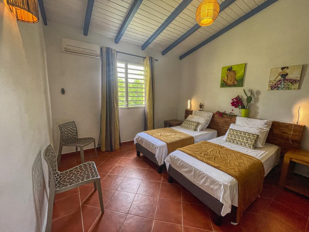 A louer villa sainte anne Guadeloupe-chambre enfants-26